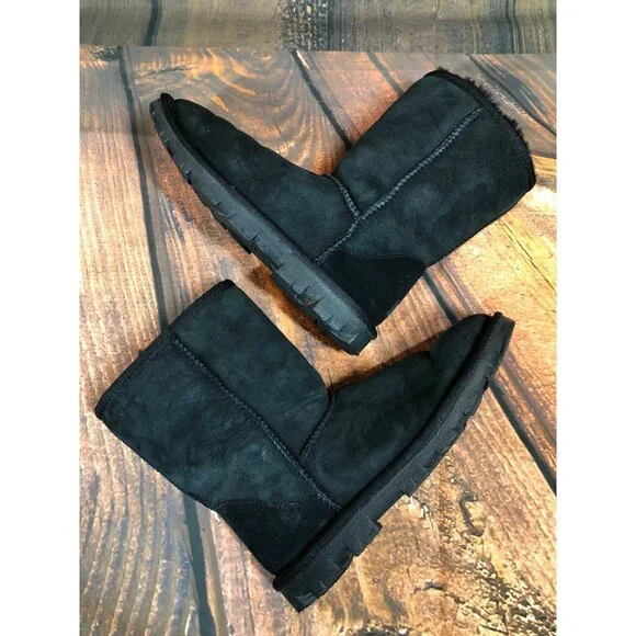 UGG #5835 Essential Shearling Black Sheepskin Boots Womens 7 / 38 (p5L - Picture 6 of 11